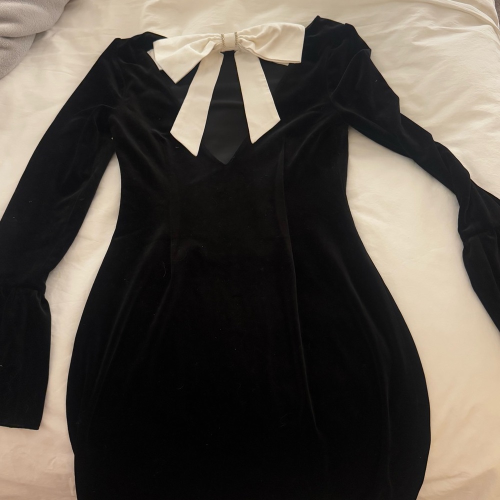 SAYLOR DRESS - Picture 3 of 4